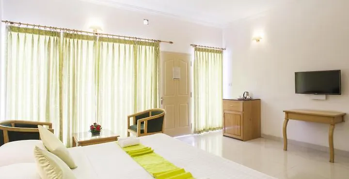 Hotel Periyar Meadows Kumarakom